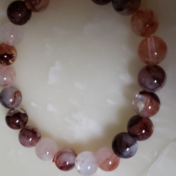 Natural Red Phantom Quartz stretch crystal bracelet 8.5mm - Picture 3 of 4